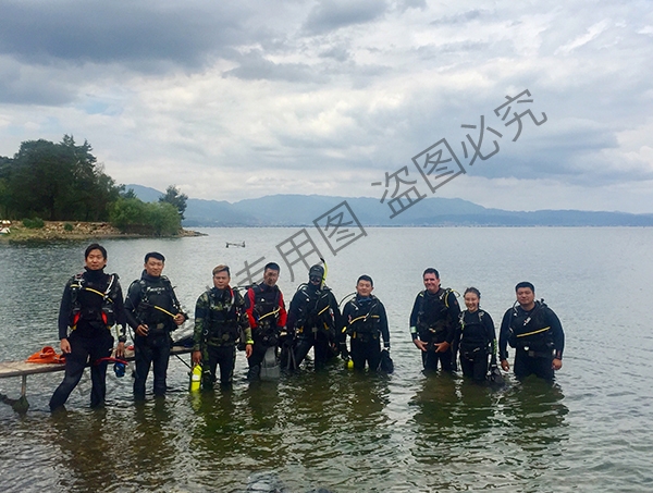 云南抚仙湖潜水旅游